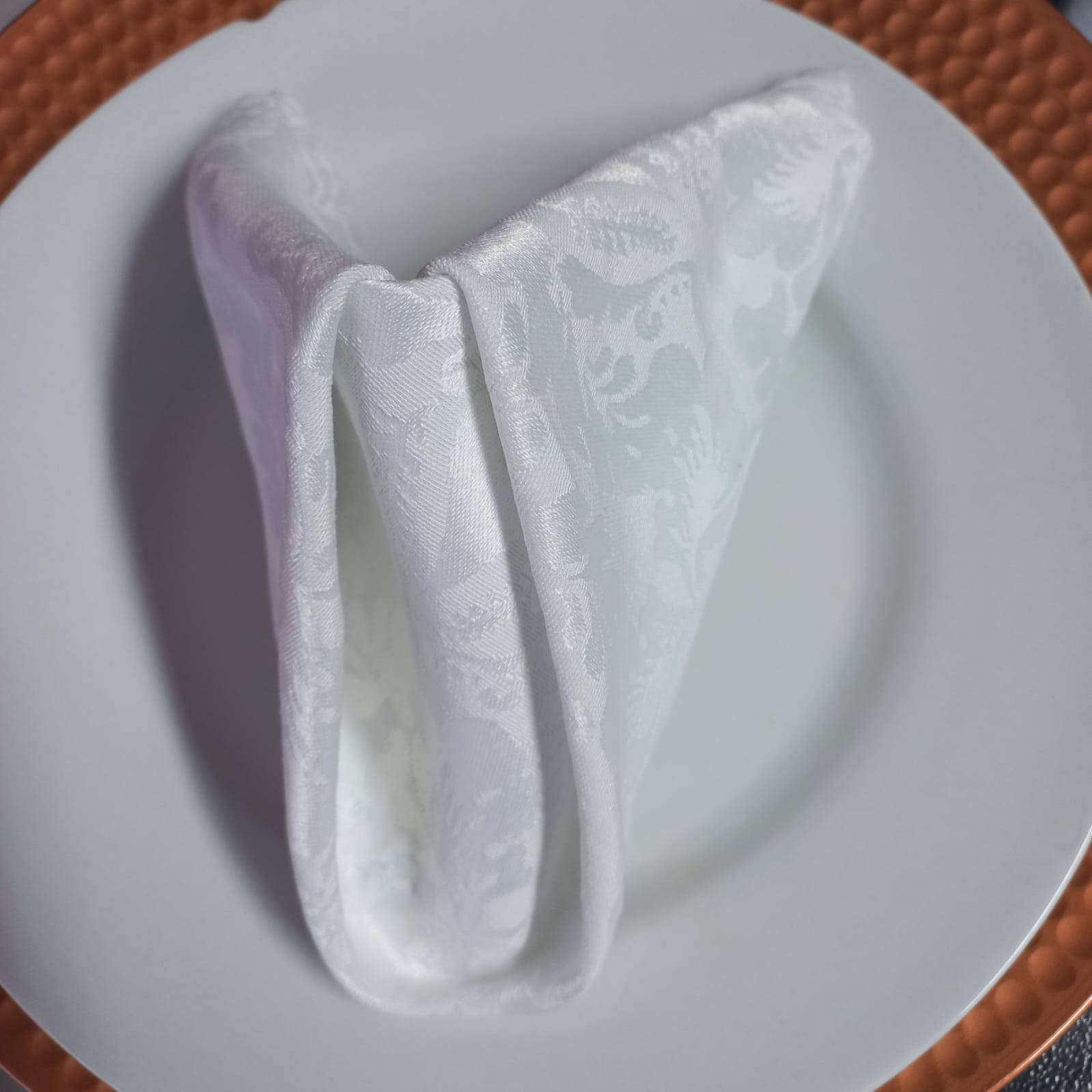 GUARDANAPO BRANCO EM JACQUARD