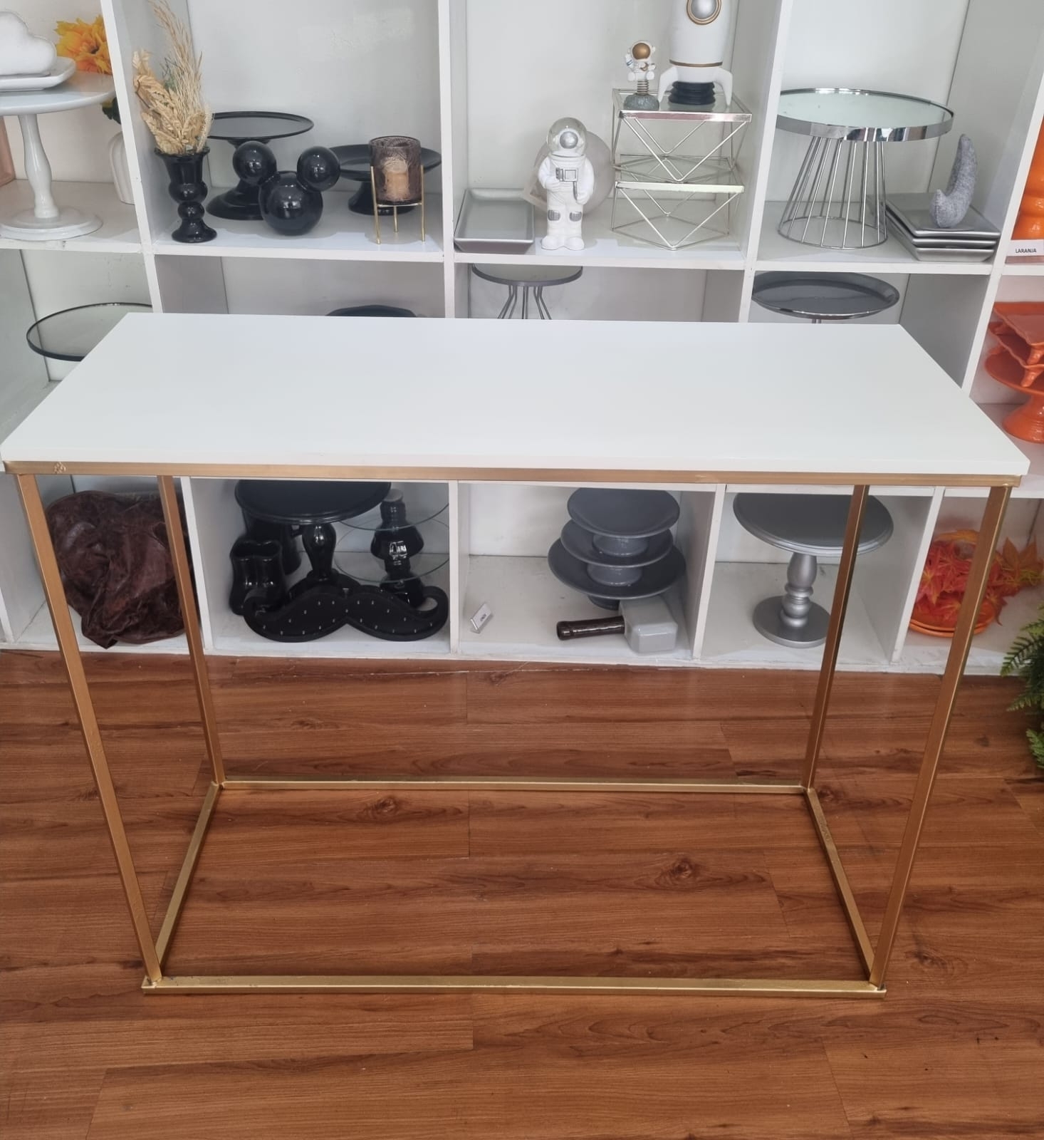 Mesa Ret. Branca c/ Dourado