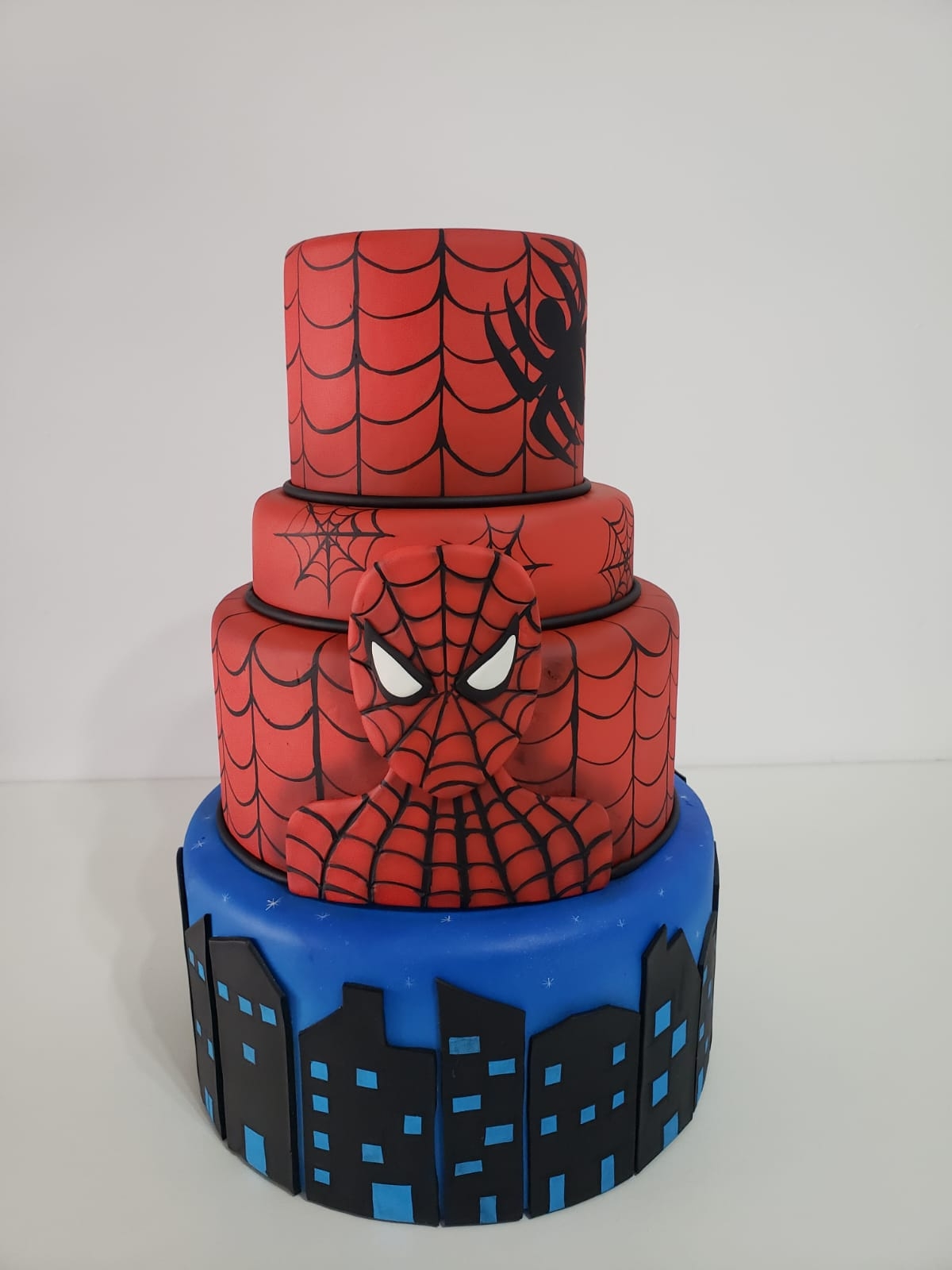 Bolo cenográfico - Homem Aranha