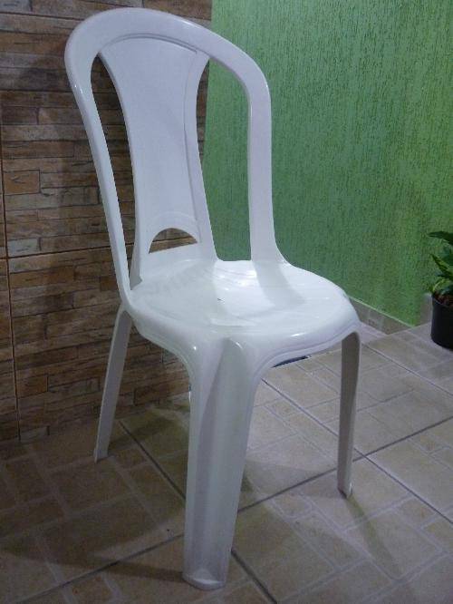 Cadeira de plástico