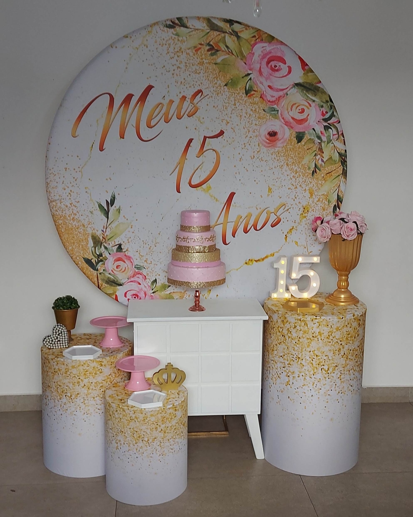 15 Anos amarelo com glitter  Kit Ouro modelo 