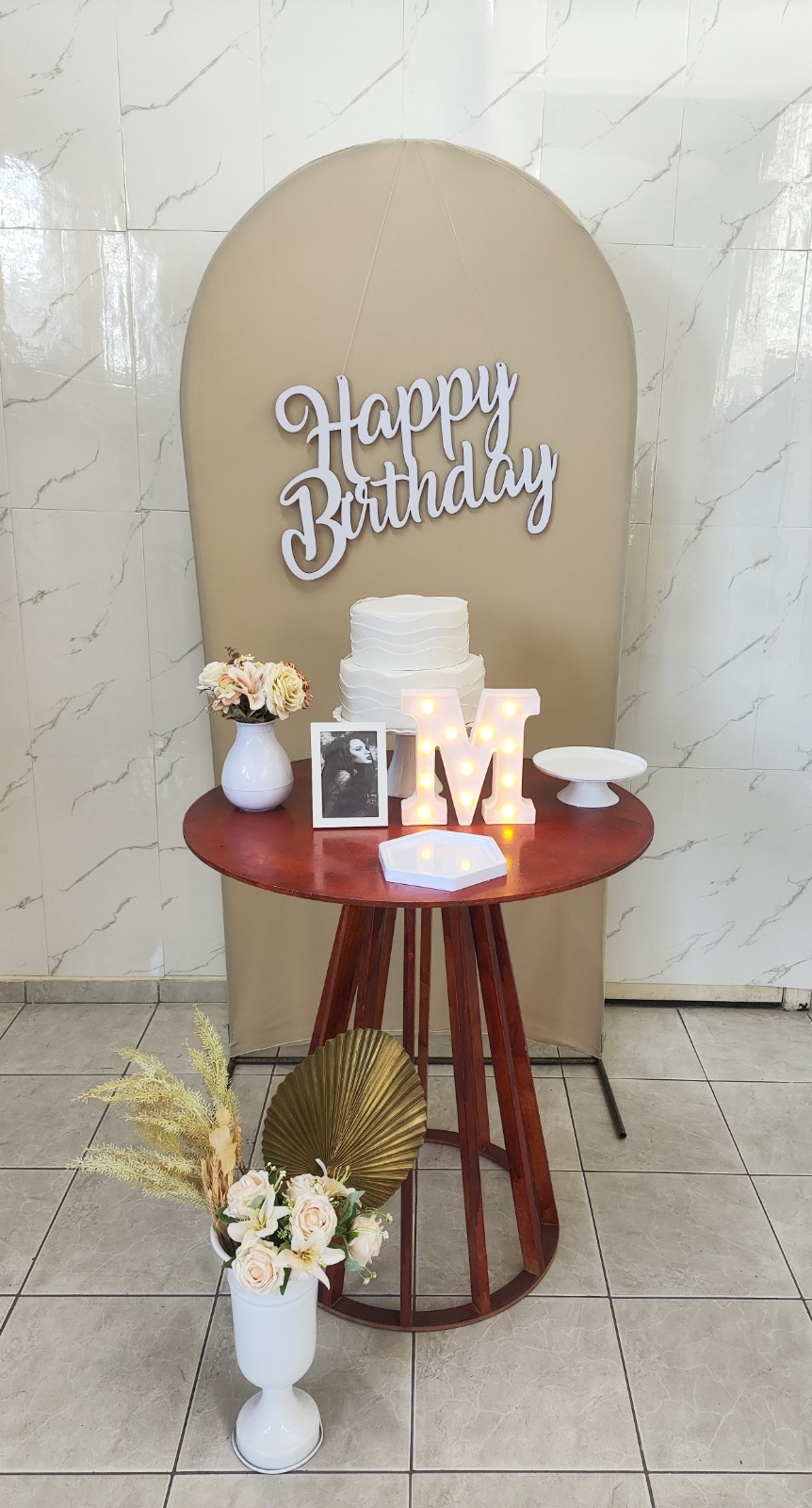 Aniversário Bege  e Branco Kit Ouro