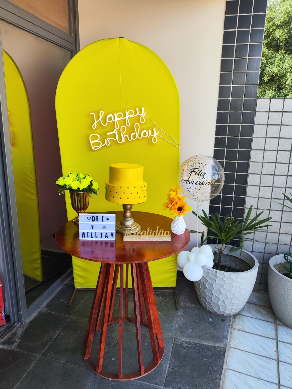 Aniversário Amarelo Kit Ouro