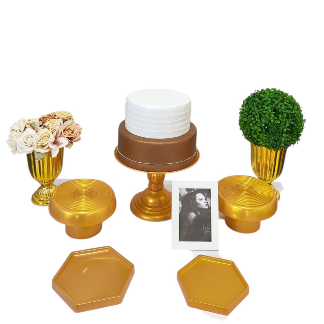 Aniversário Branco com Dourado  kit Cantinho