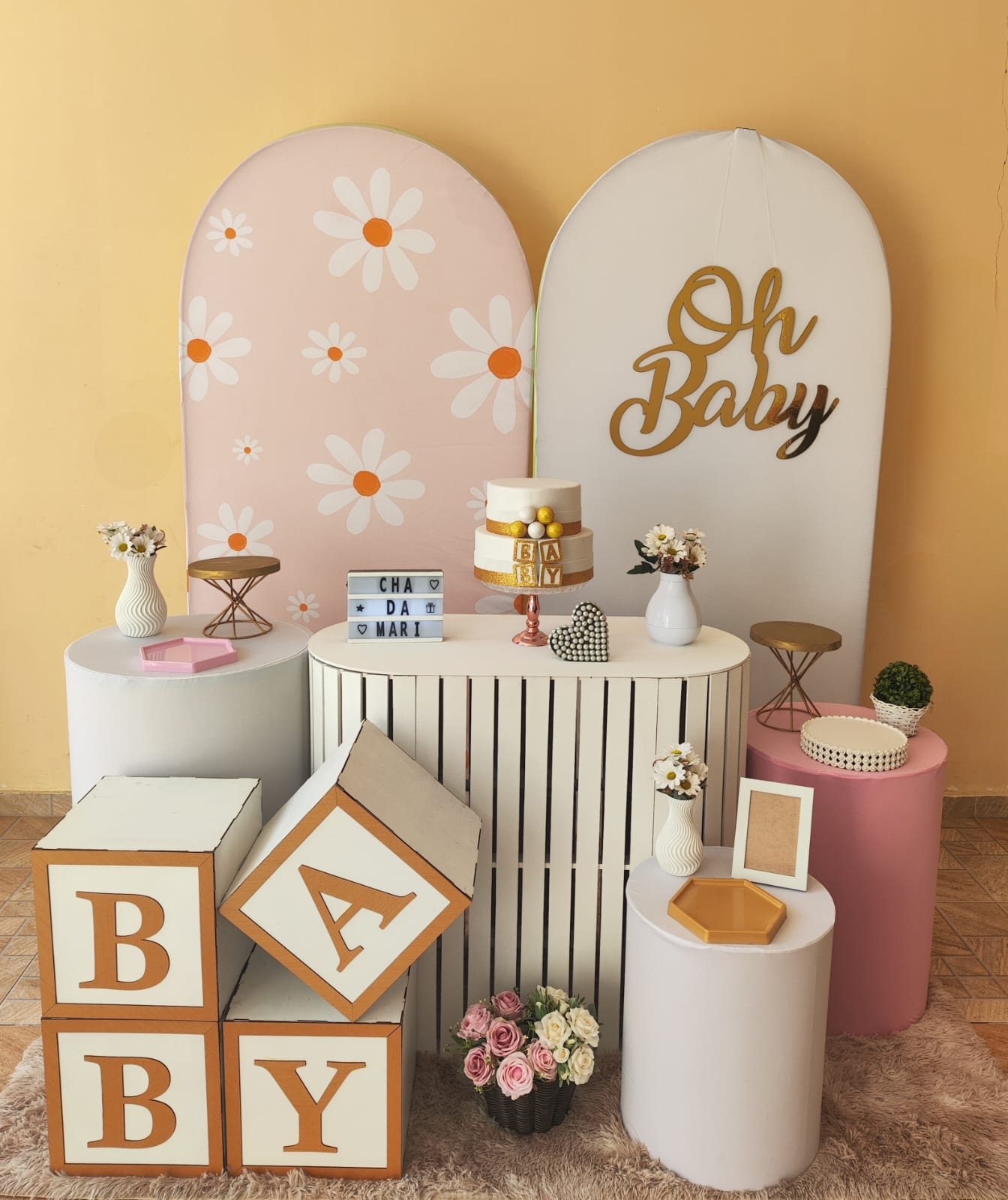 Chá de Bebê Menina Margaridas Capa Rosa