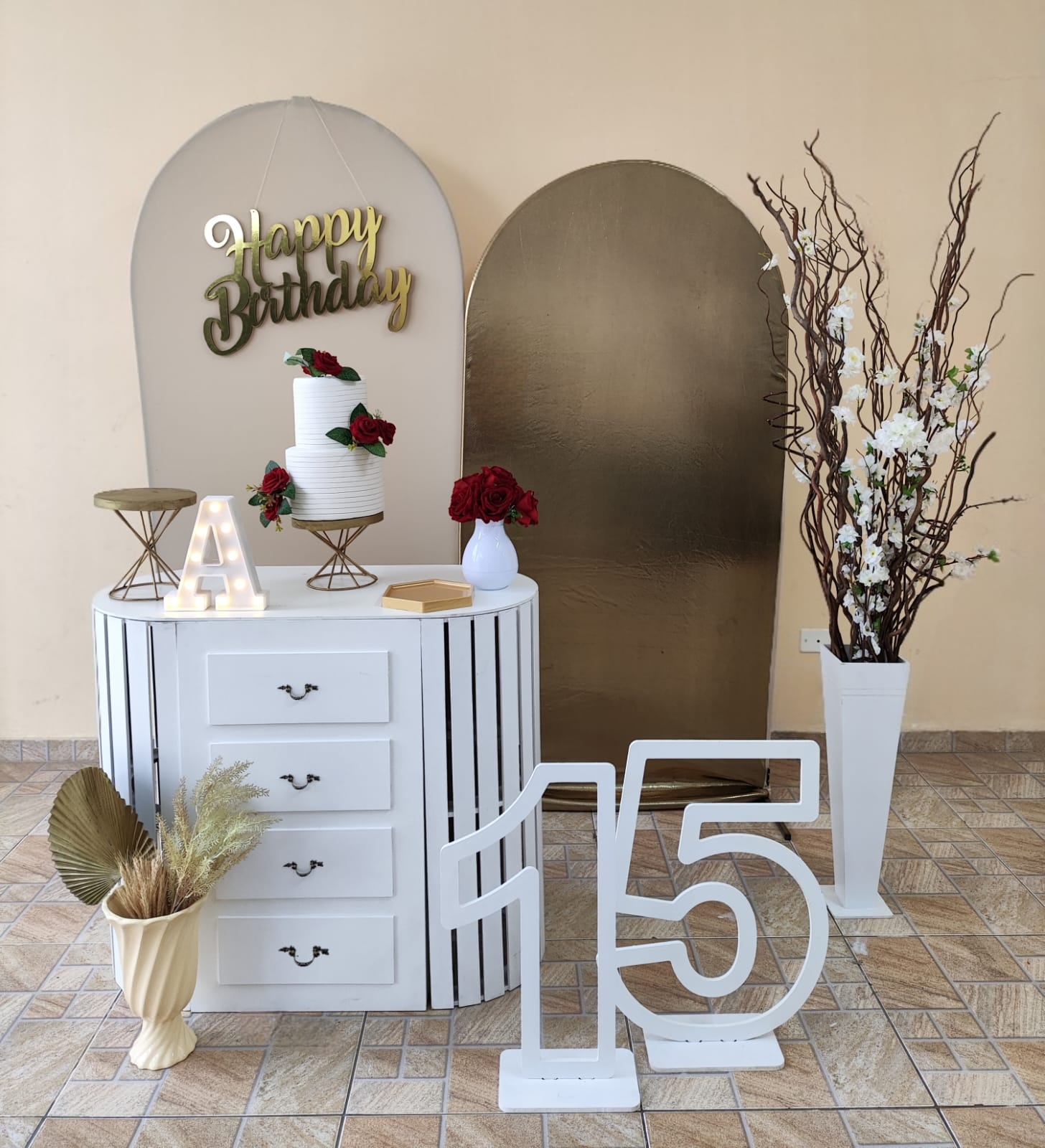 Aniversário Branco com Dourado Kit Diamante