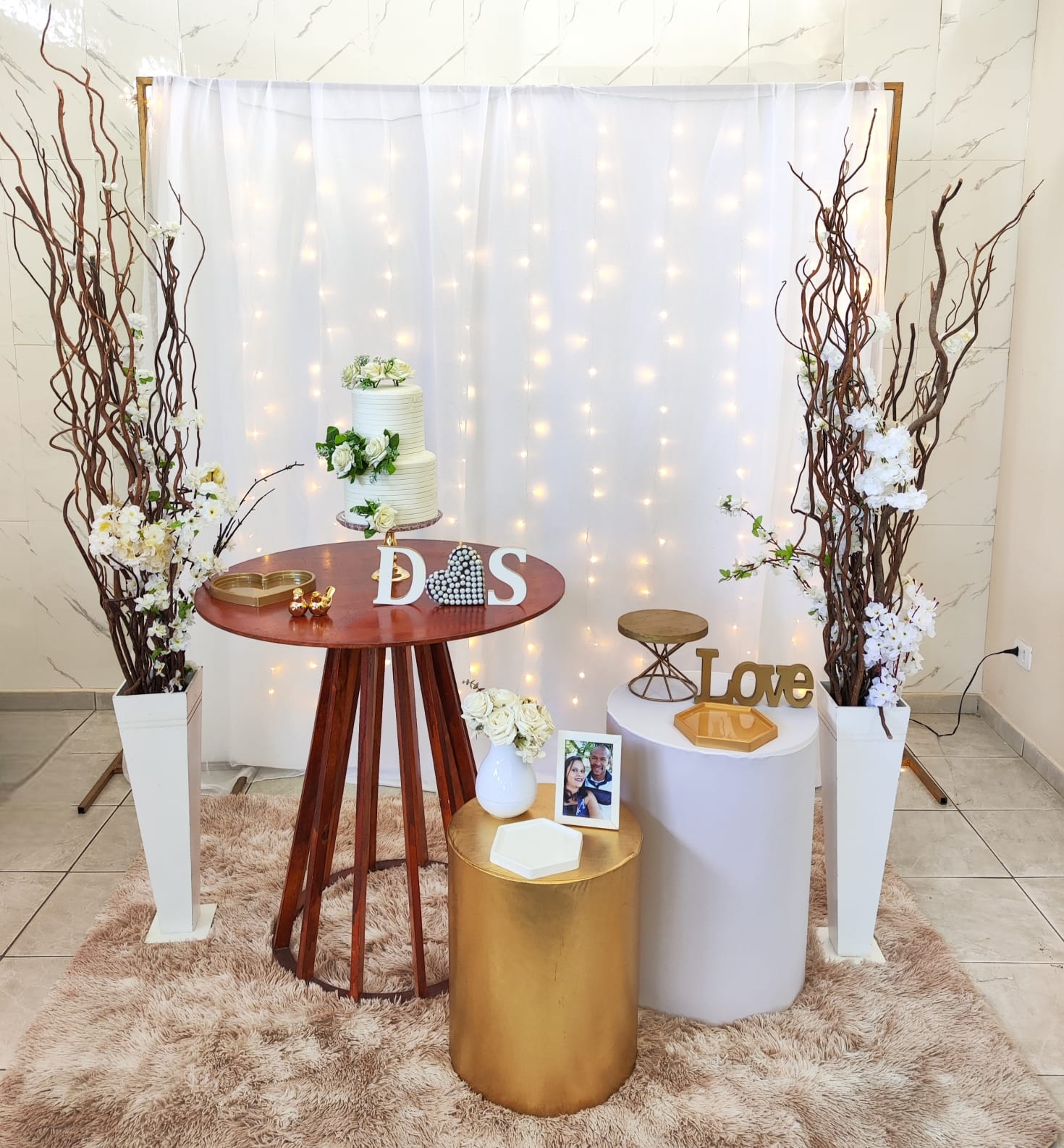  Casamento e Noivado Cortina de Led e Arco qu