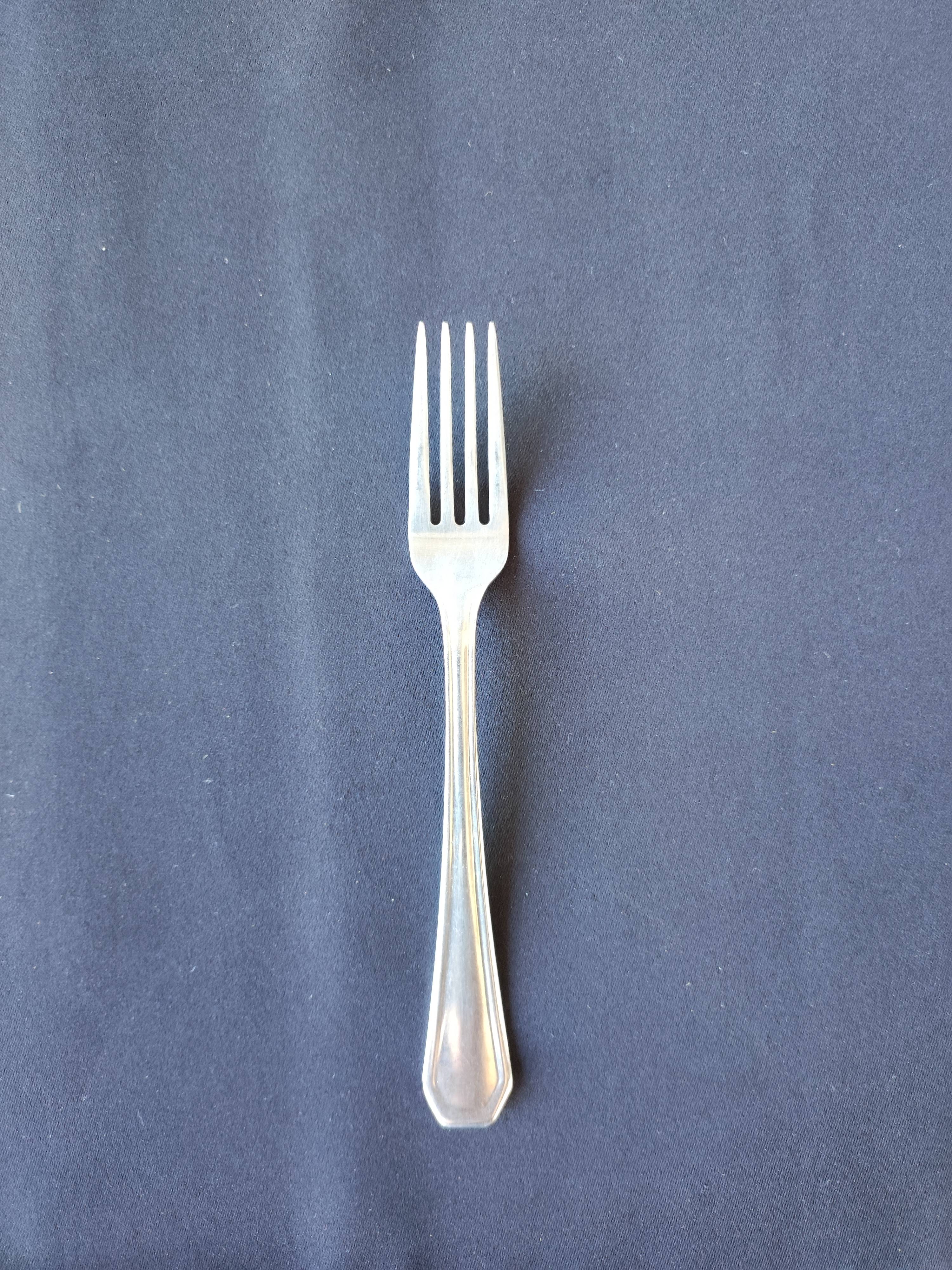 Garfo de sobremesa pesado