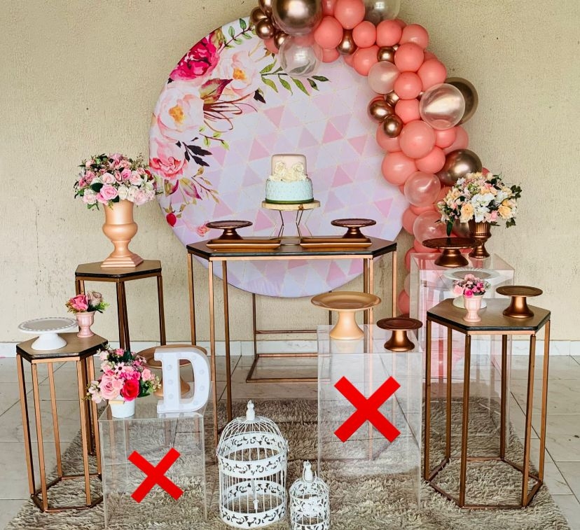 ADULTO ROSA COM MESAS DE FERRO