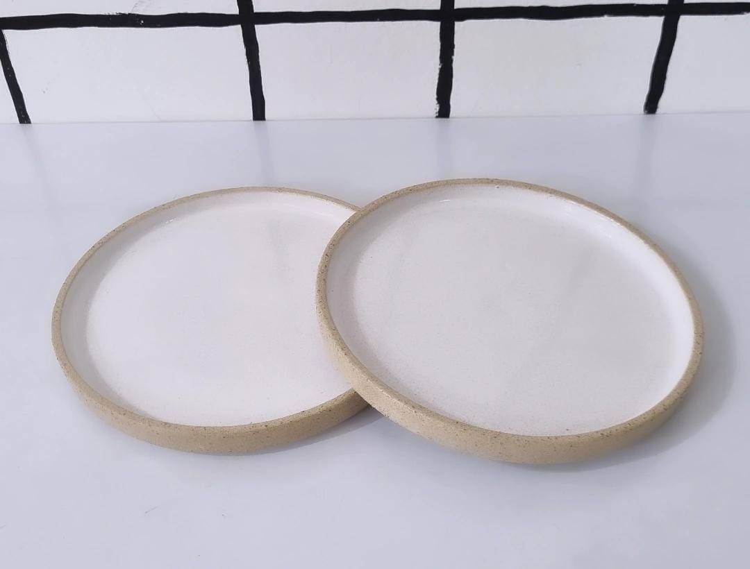 Bandeja branca com borda areia redonda rebaixo ceramica