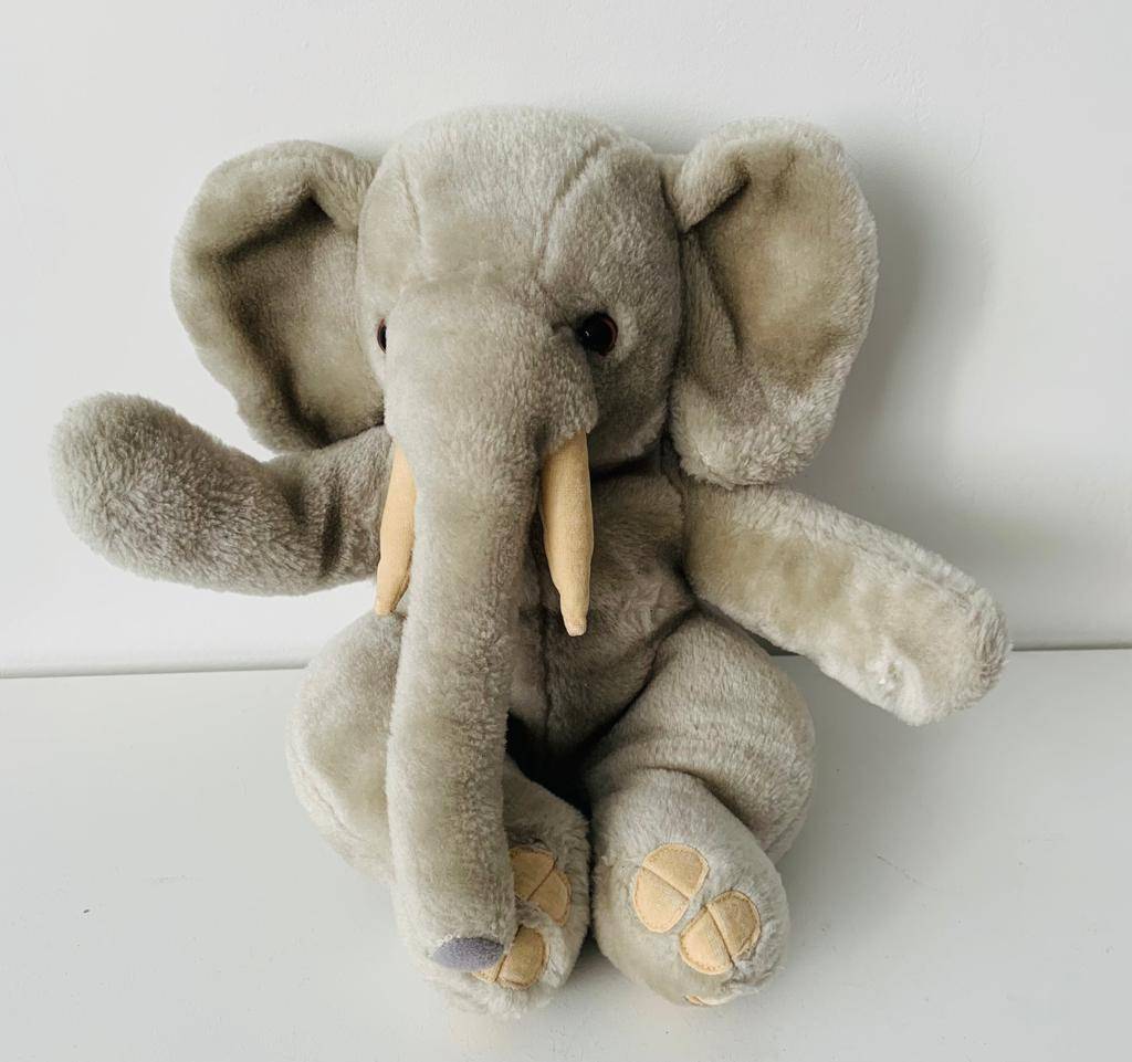 Elefante Sentado Pelúcia