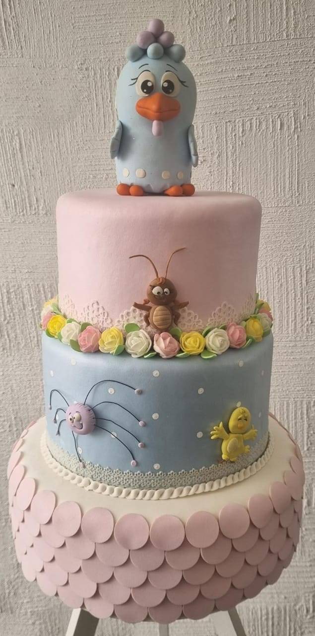 Bolo Fake Galinha Pintadinha - 3 andares