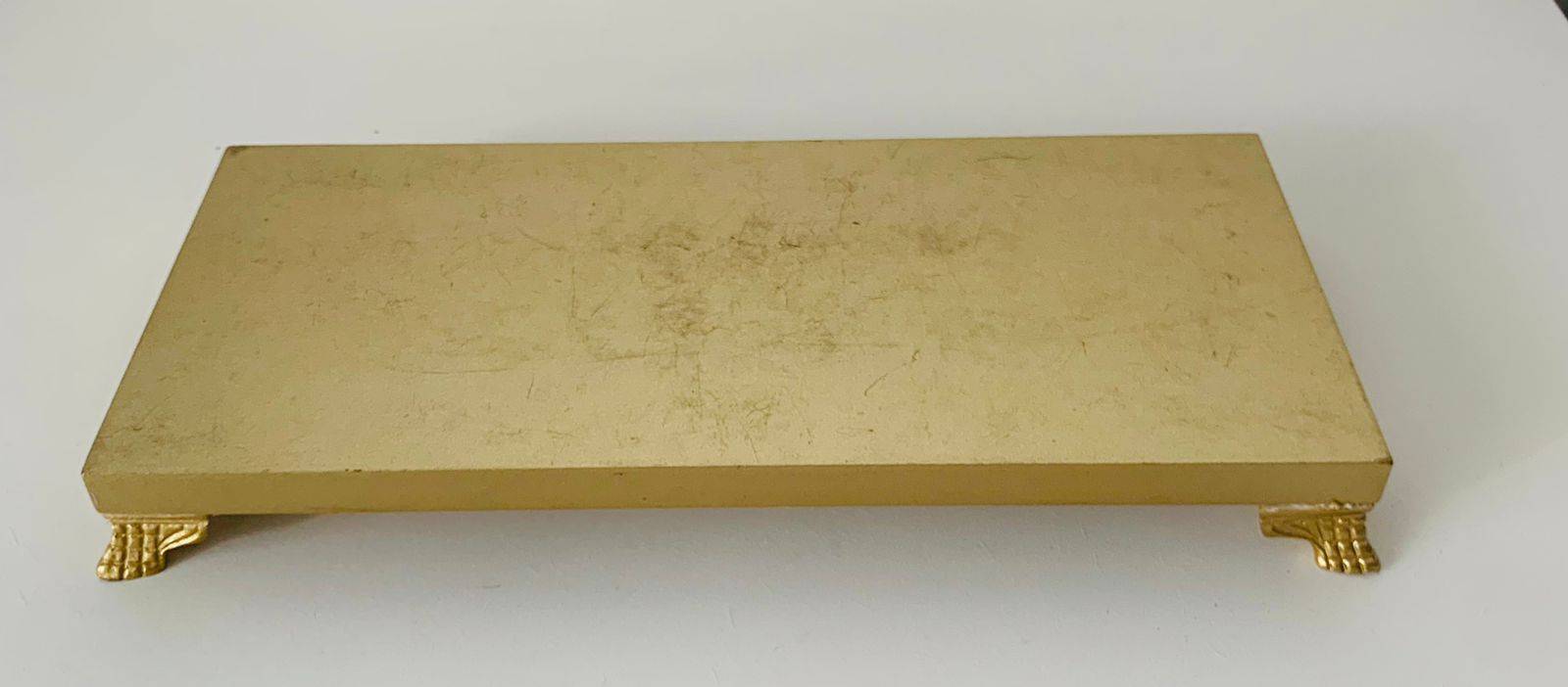 Bandeja DC Dourada Retangular com Pés Detalhados G