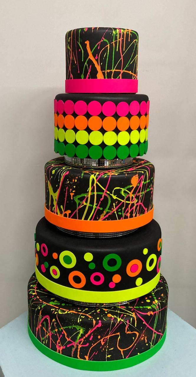 Bolo Fake Neon - 5 andares