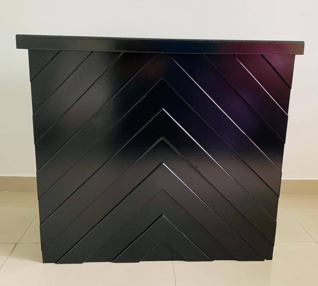 Mesa Chevron Preta