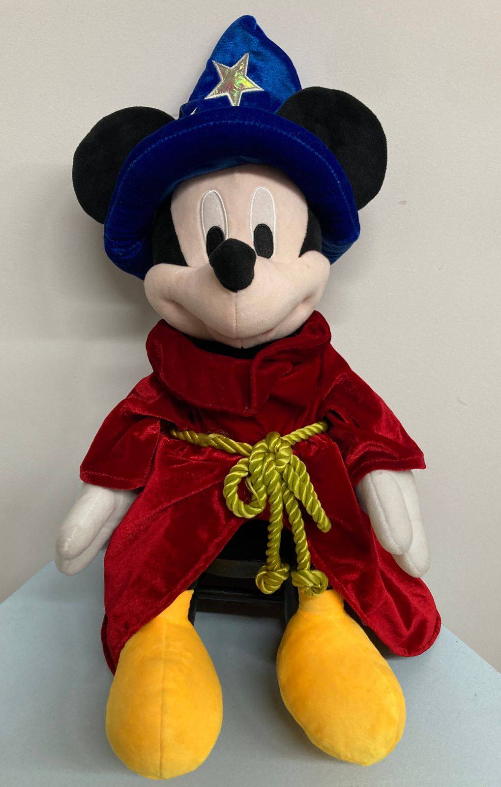 Boneco Mickey Fantasia Pelúcia