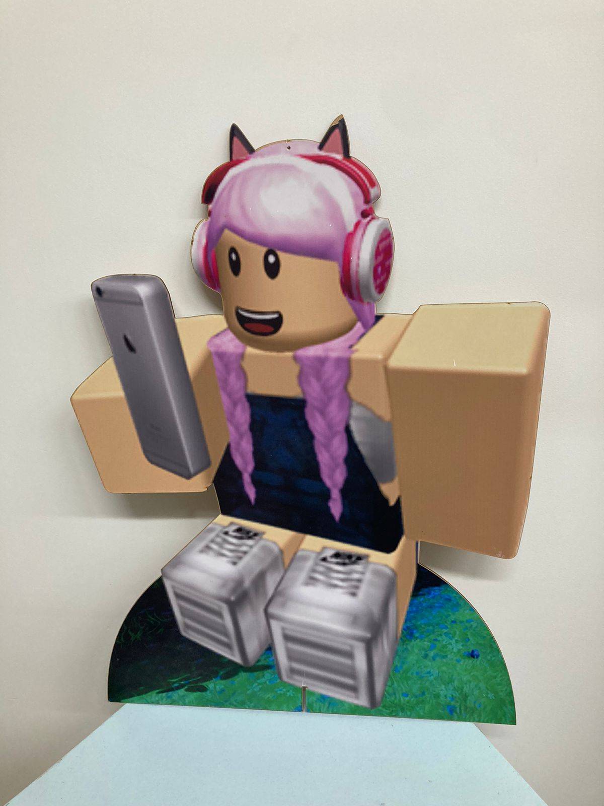 Display Roblox Cabelo Roxo MDF