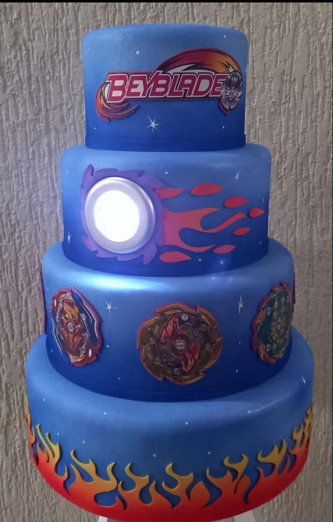 Bolo Fake Beyblade - 4 andares