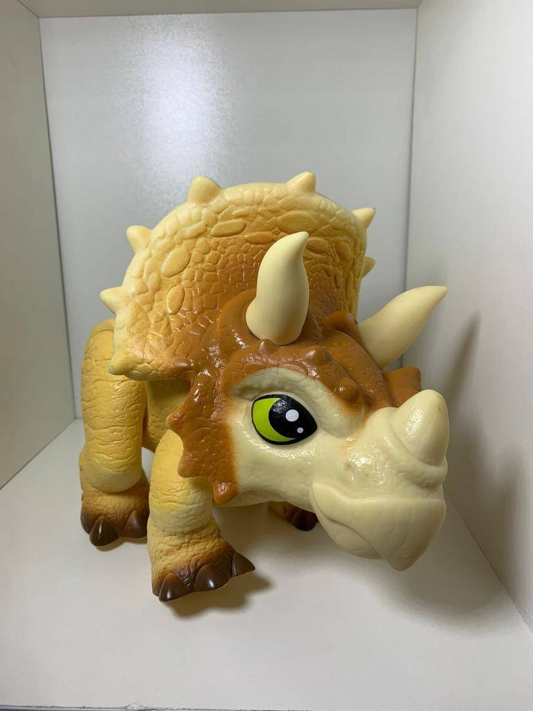 Dinossauro Baby Bege