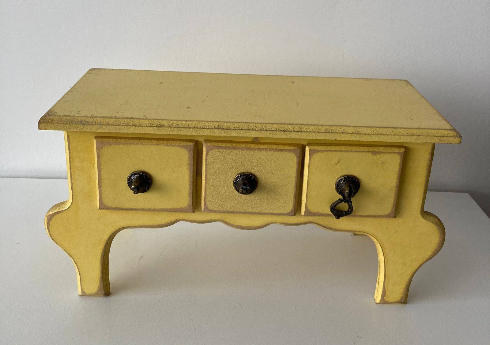 Porta Joias Amarelo com 3 Gavetas