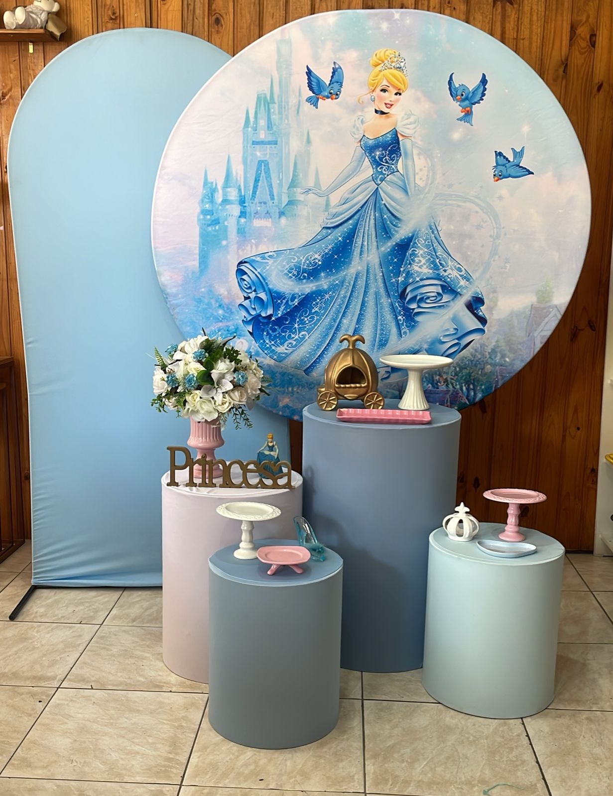 CINDERELA  BRANCO E ROSA 