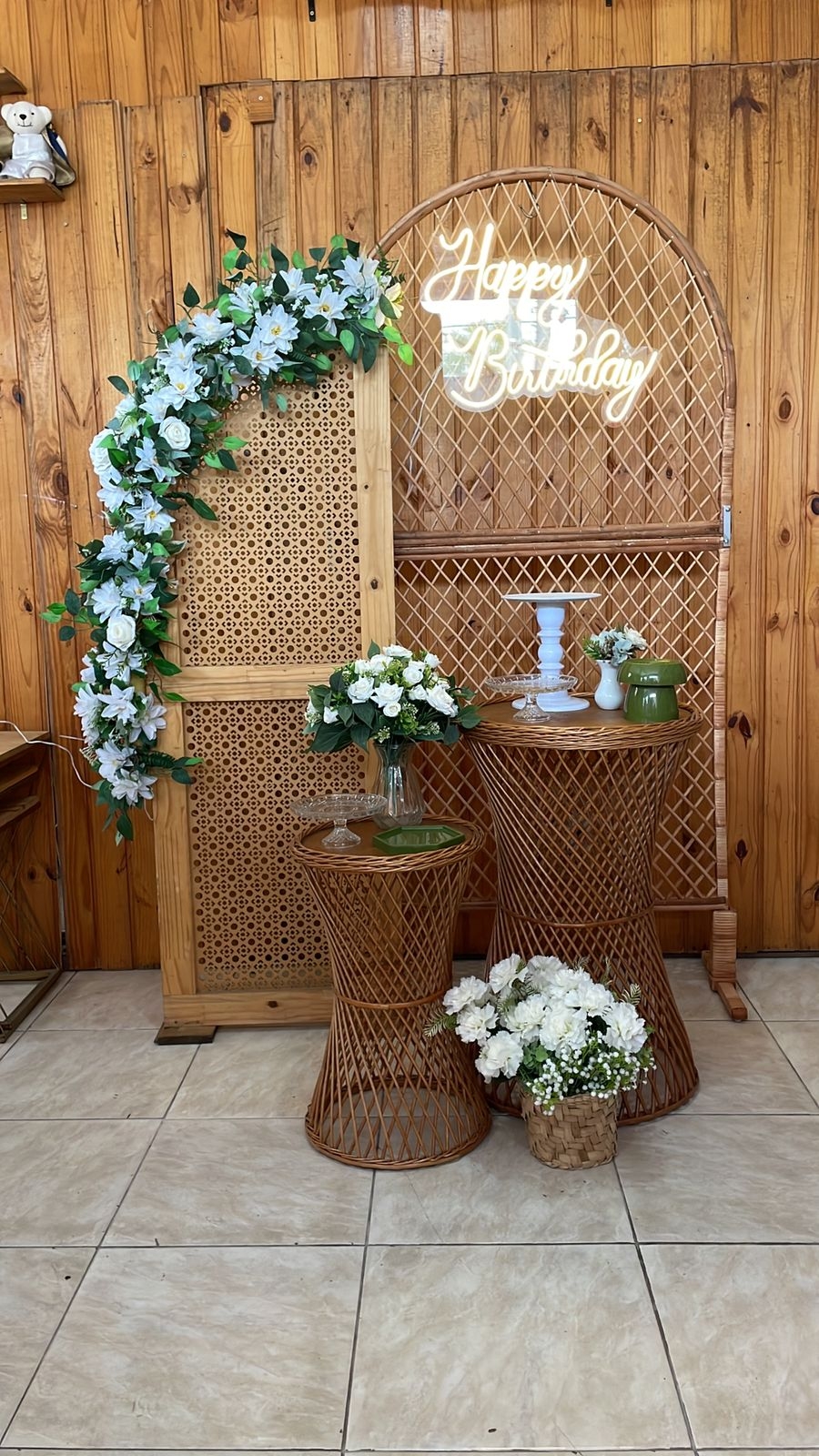 BRANCO E VERDE OLIVA 