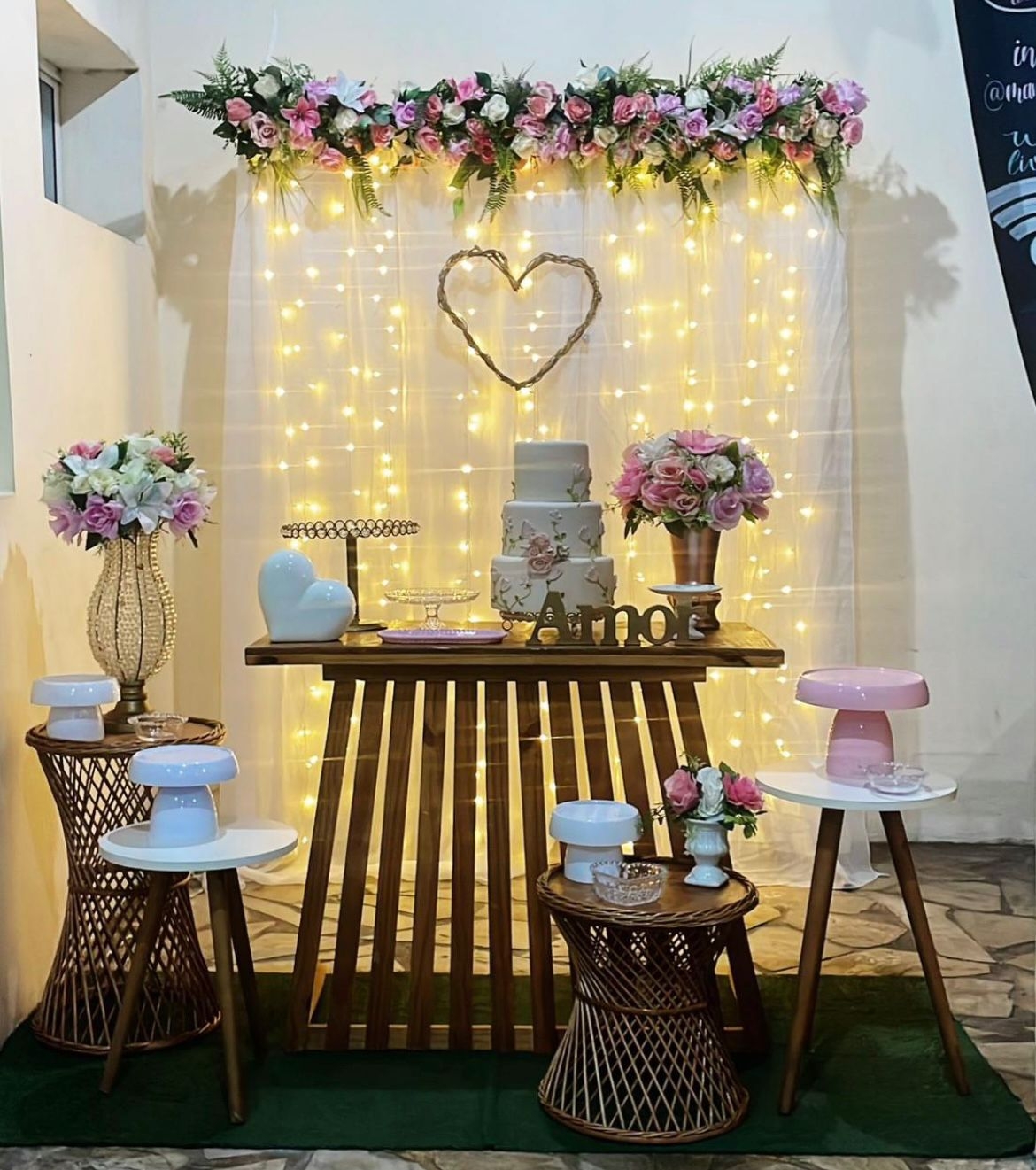 CASAMENTO ROSA E BRANCO