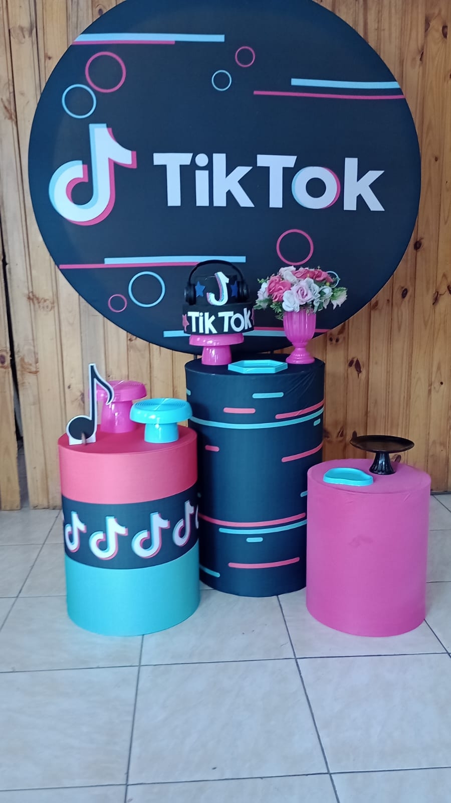 TIK TOK