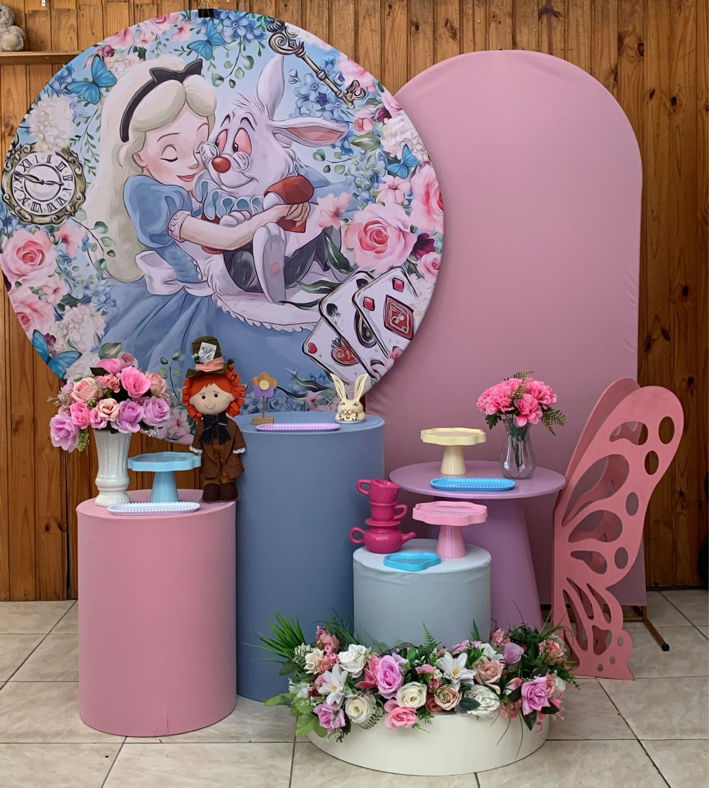 ALICE NO PAIS DAS MARAVILHAS 