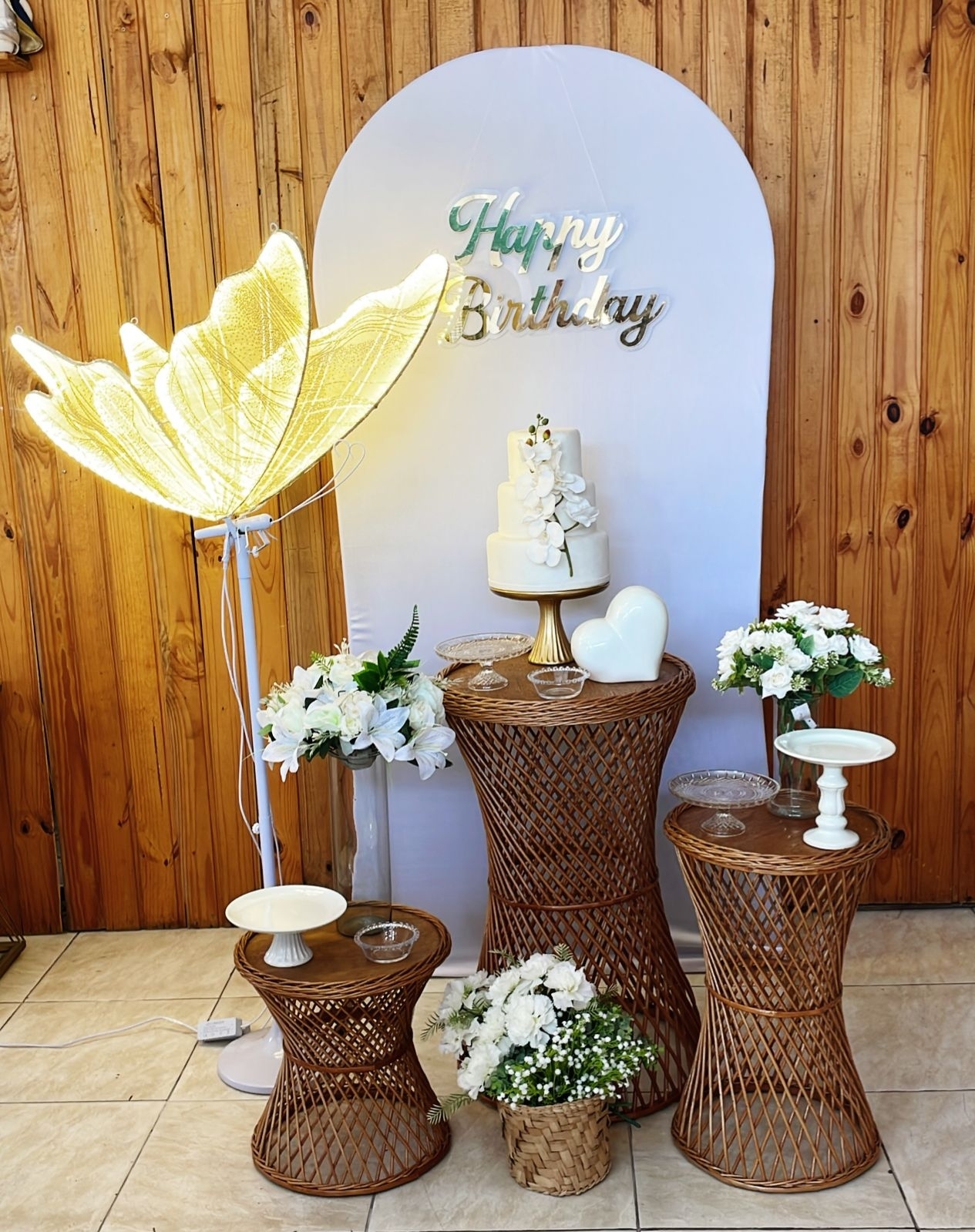 15 ANOS BRANCO E DOURADO