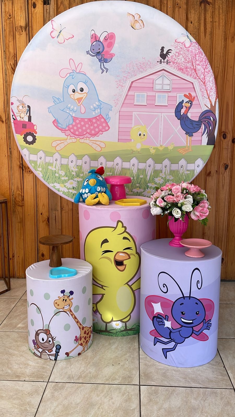 GALINHA PINTADINHA ROSA