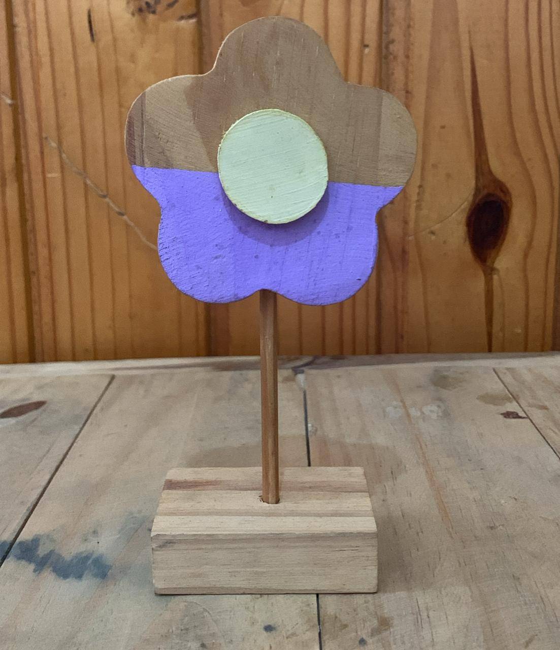 ENFEITE MESA FLOR DE PINUS