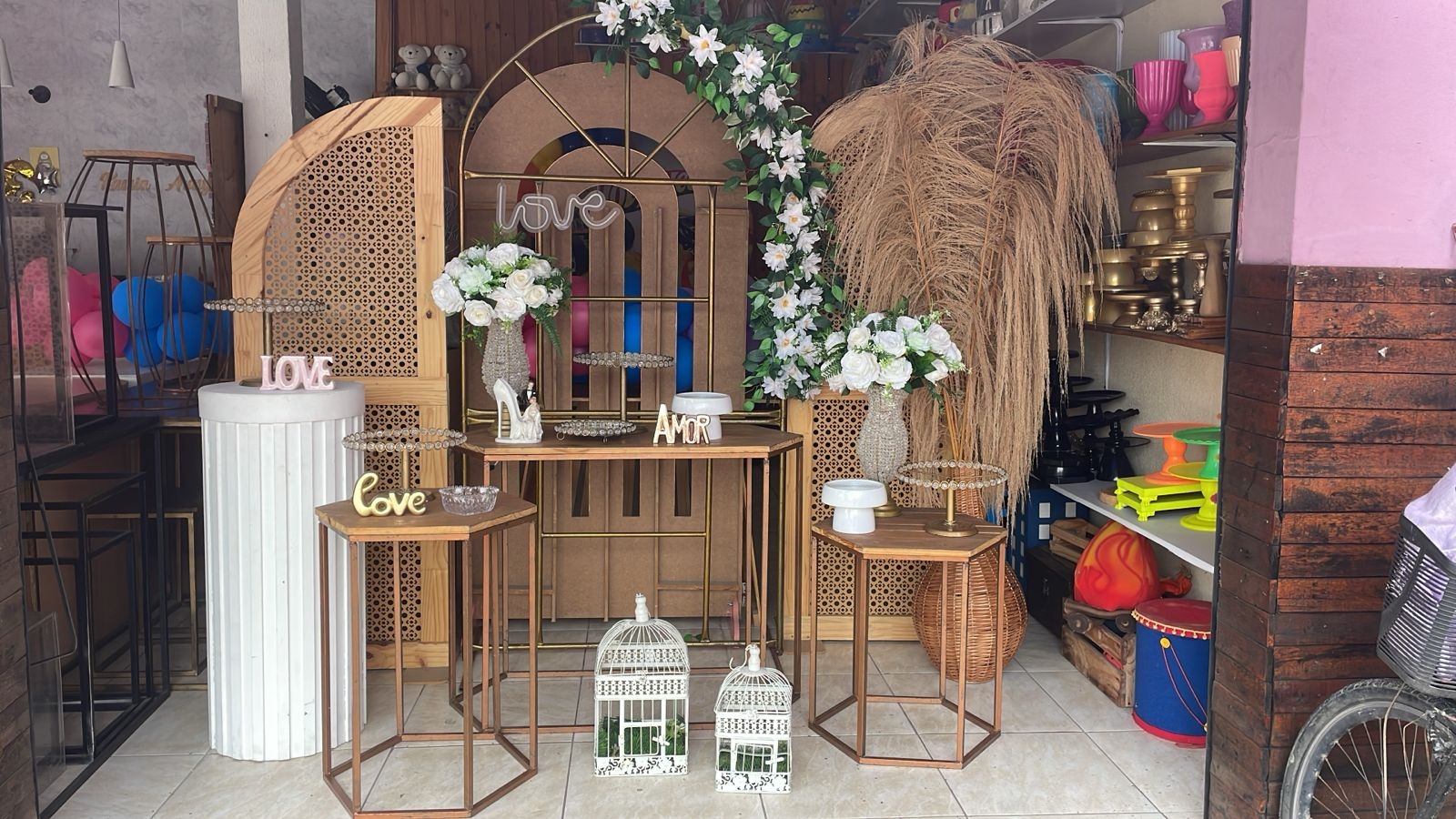 CASAMENTO DOURADO E BRANCO