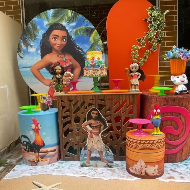 MOANA JOVEM COM ROMANO