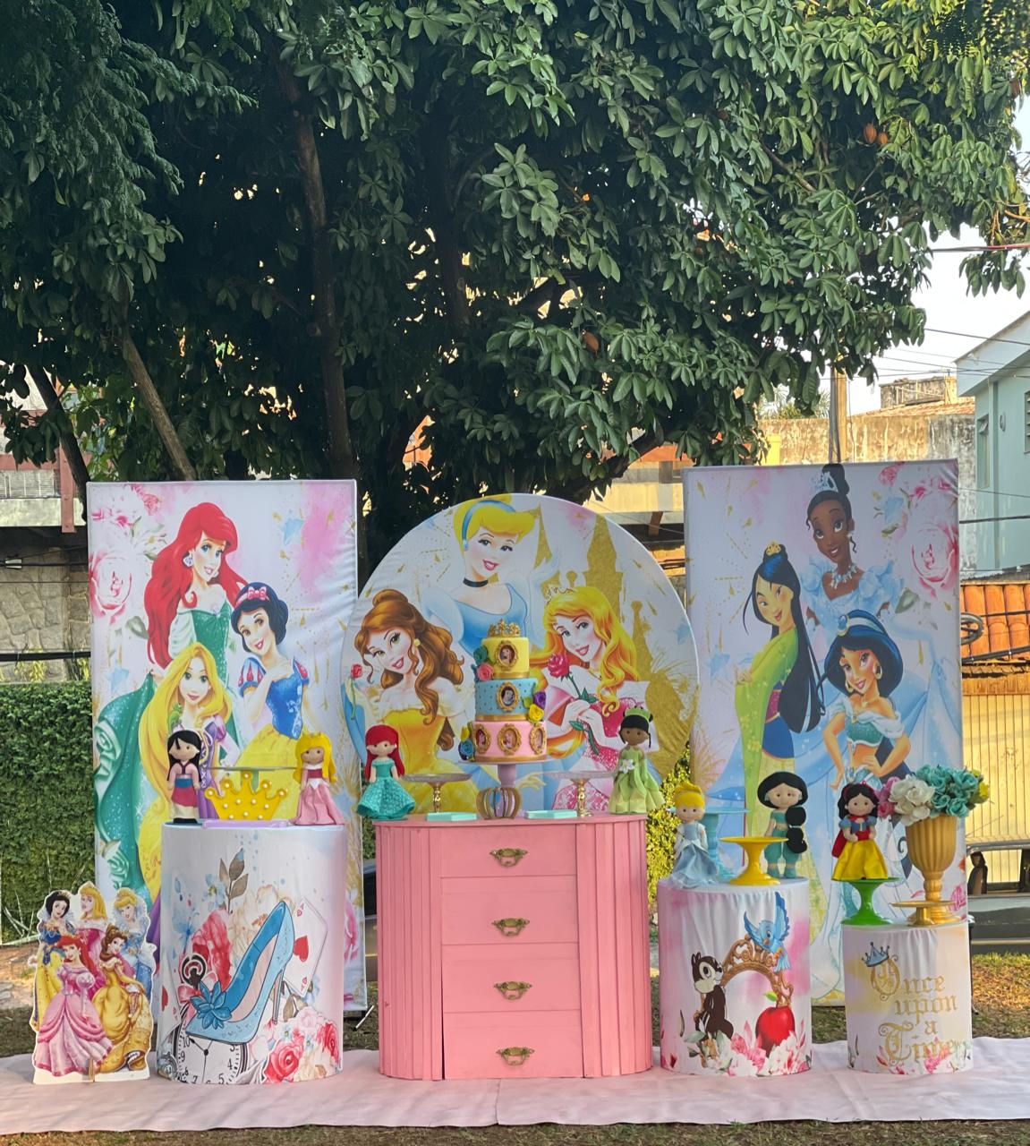 AS PRINCESAS  (incompleta)