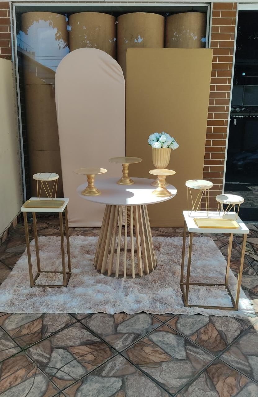 Rustico bege com mesa Ferro