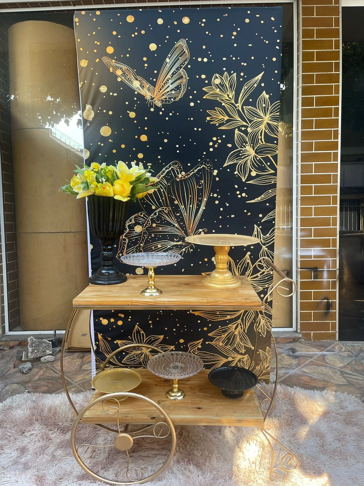 happy birthay com borboletas douradas