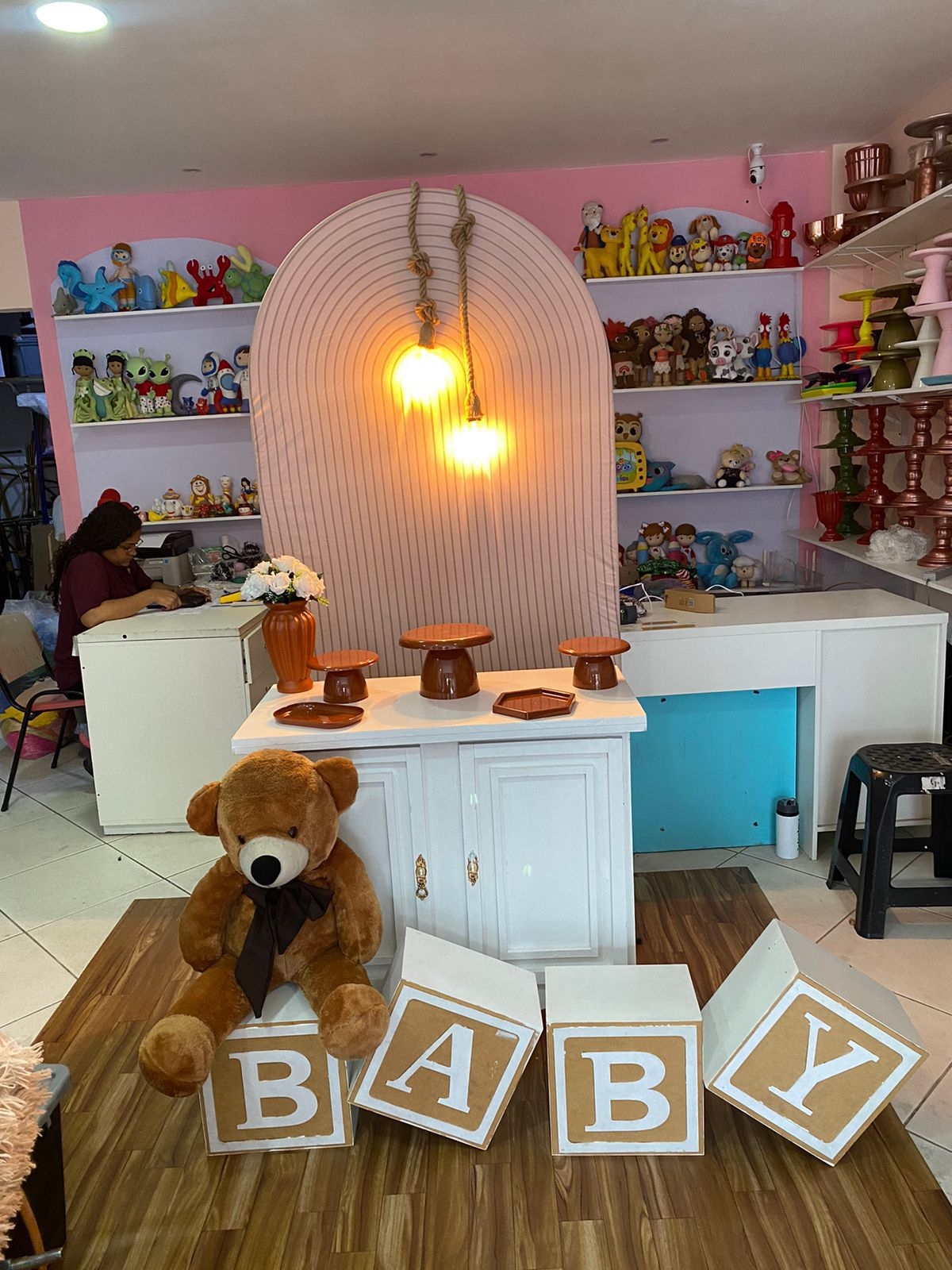 Cha de bebe com pendente luminaria