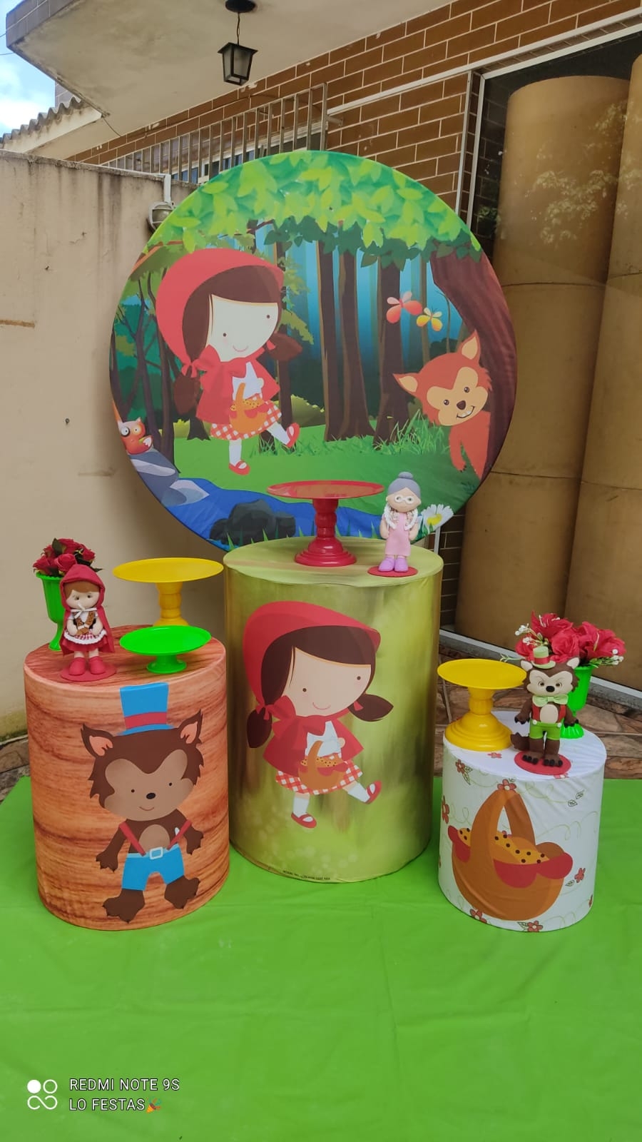 CHAPEUZINHO VERMELHO