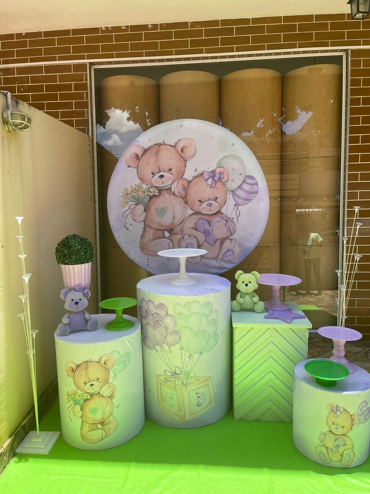 CHÁ REVELAÇÃO LILÁS E VERDE COM MESA CUBO