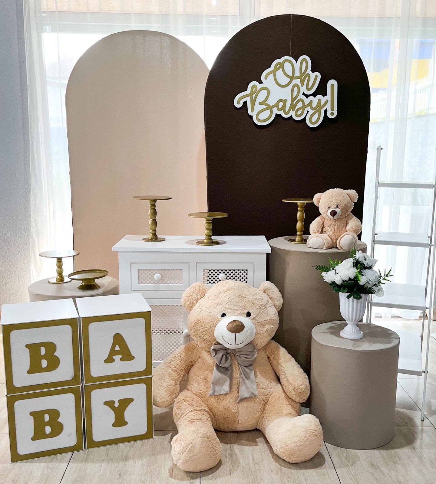 Chá de bebê bege e marrom 