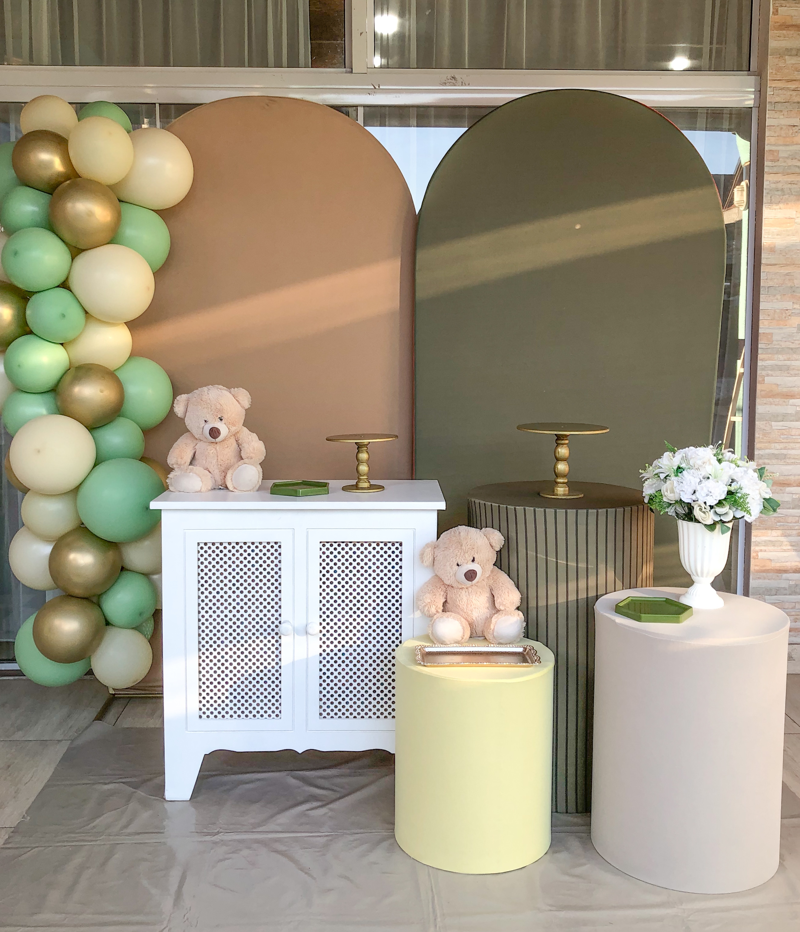 Chá de bebê bege e verde 